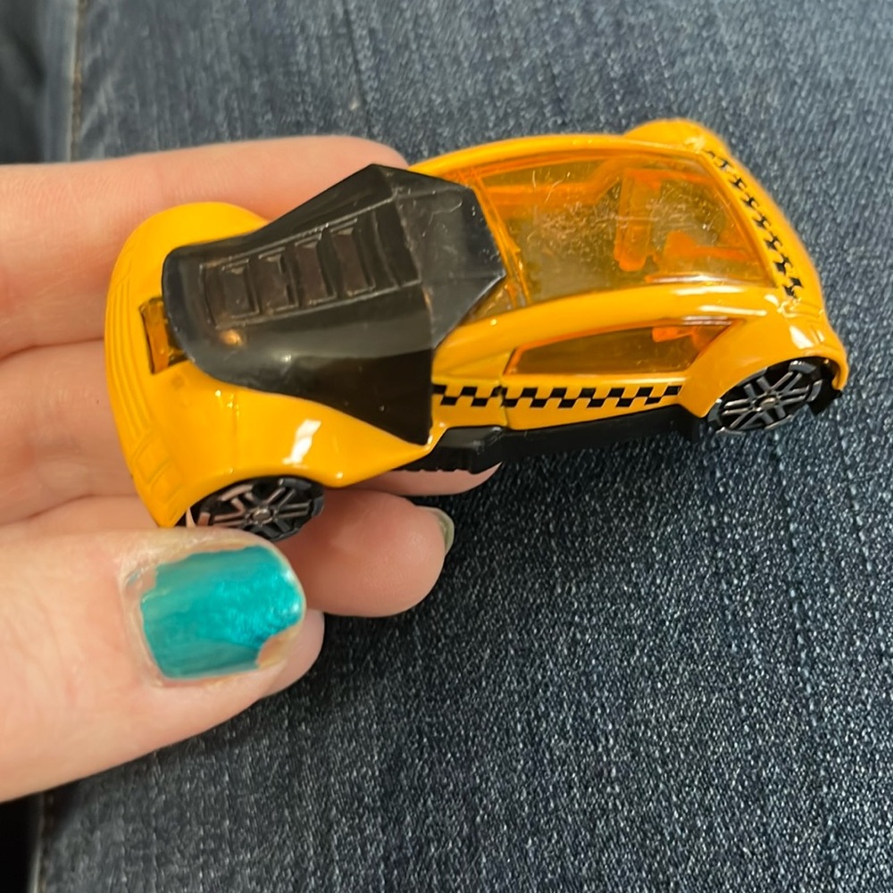 Motor Max Die Cast Car 6304 - Yellow Checkered - Loose